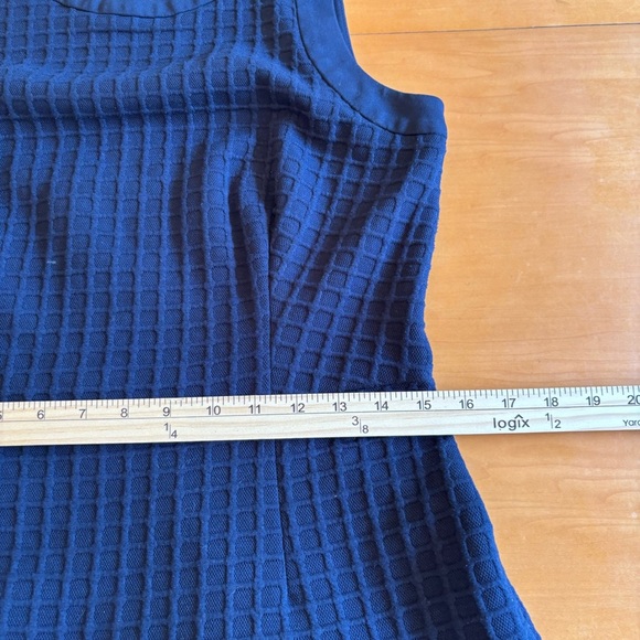 Banana Republic 10 fit and flare navy blue textured knit dress - Picture 7 of 10
